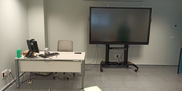 Instalación de monitor interactivo de 86 pulgadas en el Hospital Gregorio Marañón de Madrid