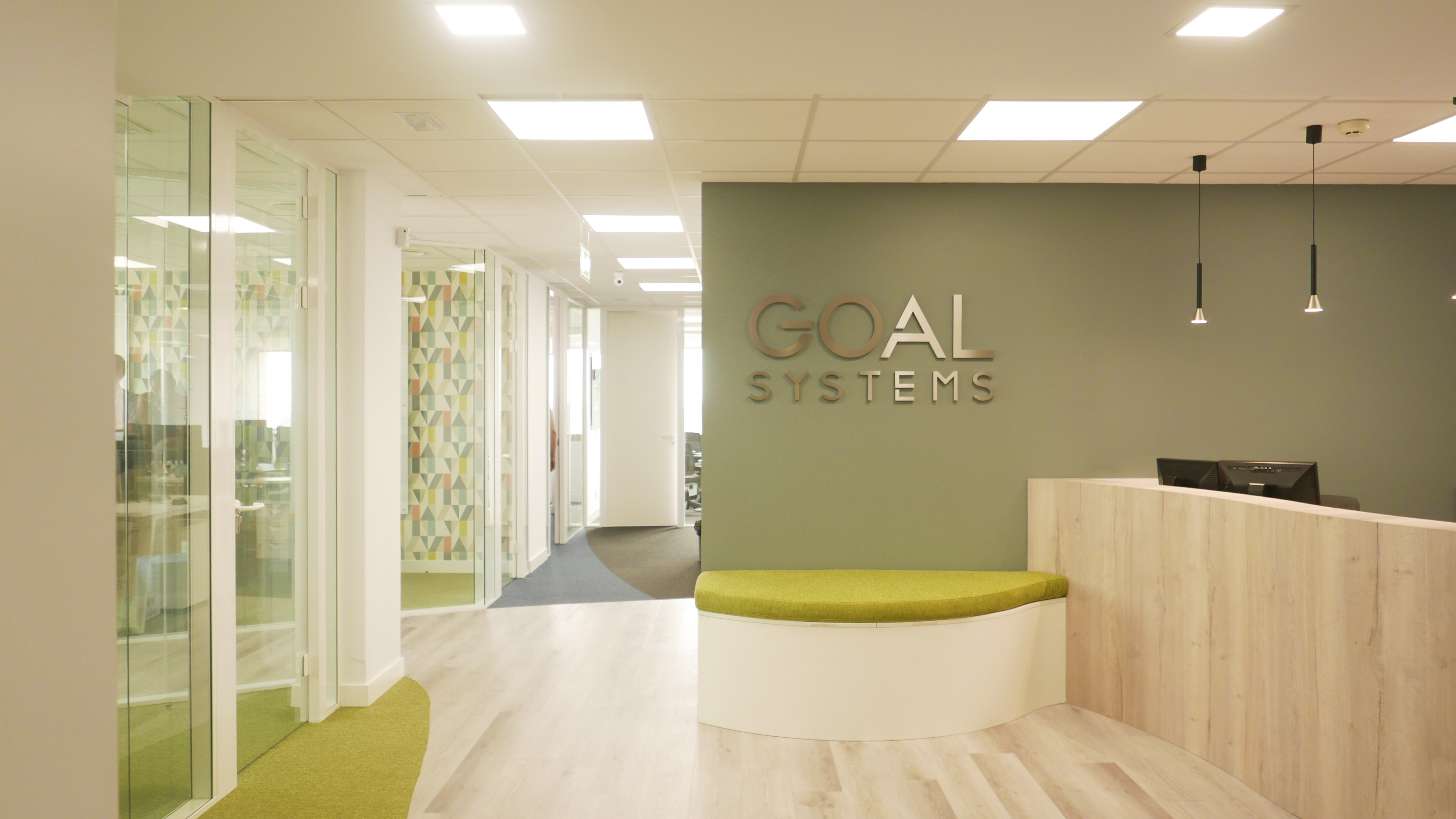 Instalación Monitor interactivo en sala de reuniones Goal Systems